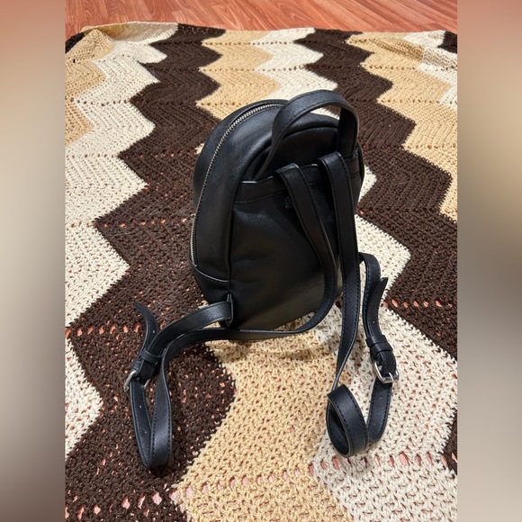 Guess Mjni Backpack & Wallet - Picture 5 of 8